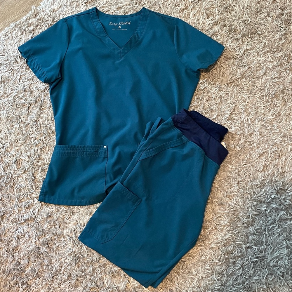 Easy stretch scrub set